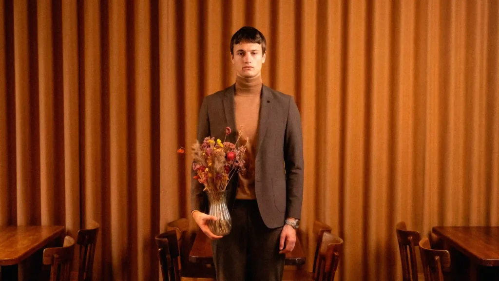 Editorial fashion shoot for Clean Cut Copenhagen med model i AW-kollektion, naturligt lys og et rent, skandinavisk udtryk.